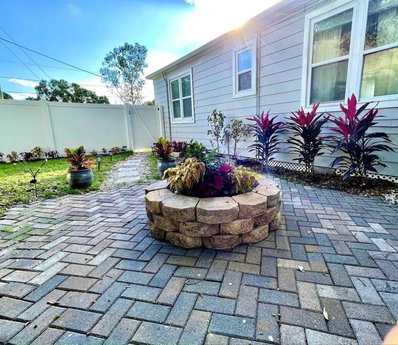 Cozy Sanctuary Minutes From The Bay And Beaches Tampa Extérieur photo