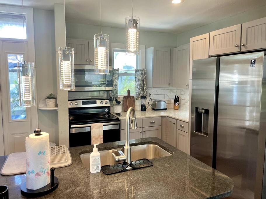 Cozy Sanctuary Minutes From The Bay And Beaches Tampa Extérieur photo
